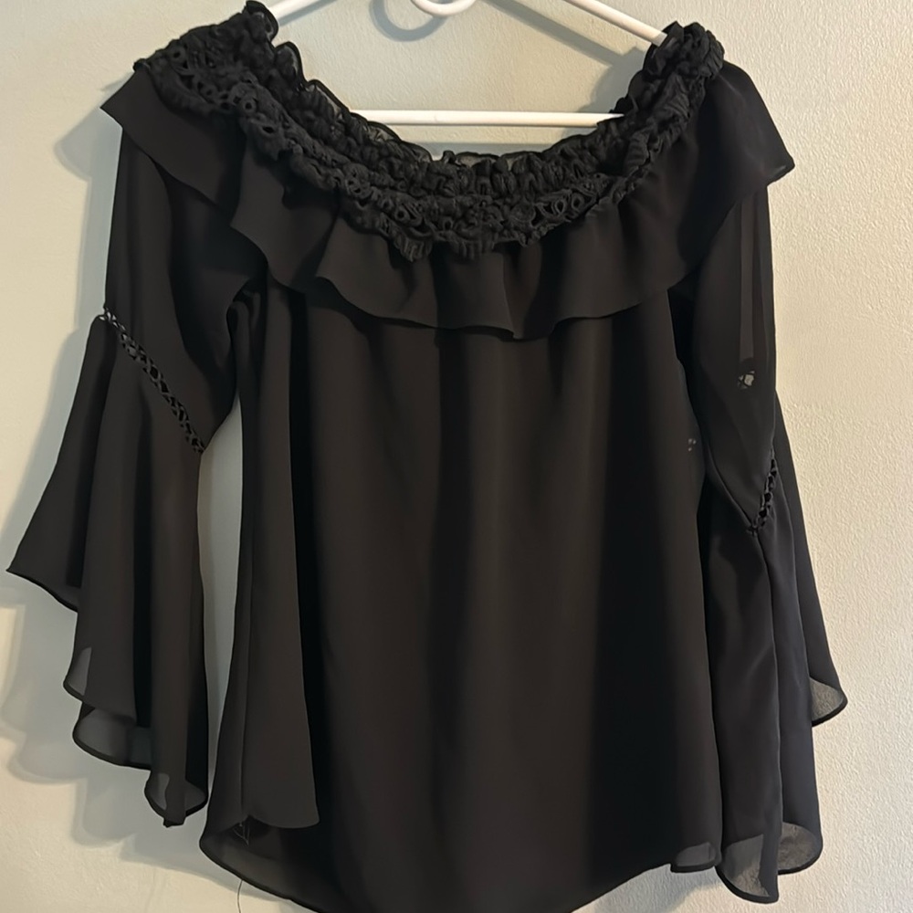 White Houseuse Nlack Market off the shoulder black blouse size med